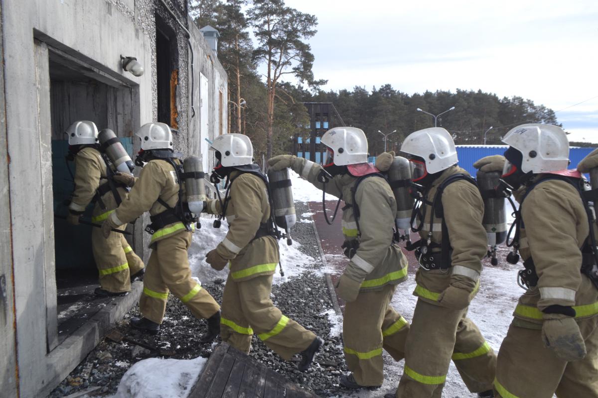 Практические занятия в Учебно-спортивном центре в пос. Большое  Седельниково. | Уральский институт Государственной противопожарной службы  МЧС России, обучение пожарной безопасности, ПТМ, ПТМ Екатеринбург