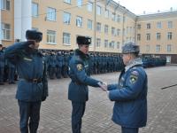 На утреннем построении вручены дипломы отличившимся спортсменам
