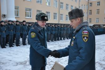 На построении вручены дипломы за победу в турнире по гиревому спорту
