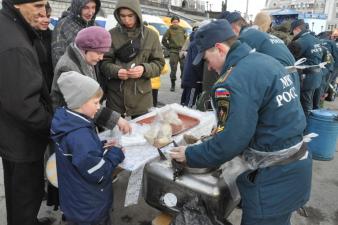 Курсанты прошли Крестным ходом и развернули полевую кухню