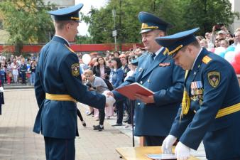 В добрый путь, выпускники!