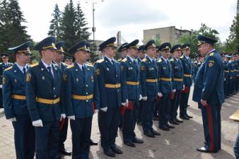 В добрый путь, выпускники!