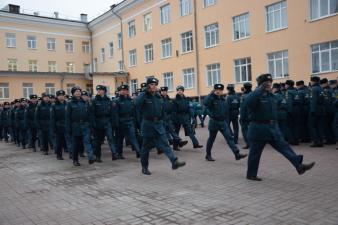 На еженедельном построений вручены медали и кубки