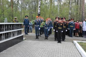 Участие в митинге и возложении траурных гирлянд