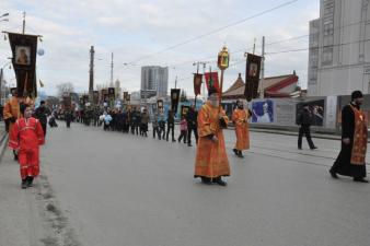 Участие в крестном ходе в честь Светлого Христова Воскресения