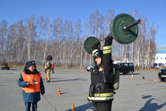 Одна победа и два призовых места на региональных соревнованиях по кроссфиту в Челябинске