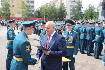 В добрый путь, выпускники!