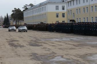 Первая гарнизонная тренировка к параду на территории военного городка