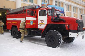 Практическое занятие по тушению условного пожара в музее института