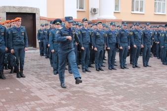 3 октября на общем построении всего личного состава начальник института кандидат технических наук генерал-майор внутренней службы А.М. Супруновский после приветствия подвел итоги недели и поставил новые задачи. За прошедшую неделю наши курсанты и студенты активно участвовали в культурной и спортивной жизни института и Екатеринбурга.  Студенческая команда «Доброволец» нашего института заняла 2 место в отборочном этапе Кировского района Открытых  городских военно-спортивных соревнований Екатеринбургского разъ