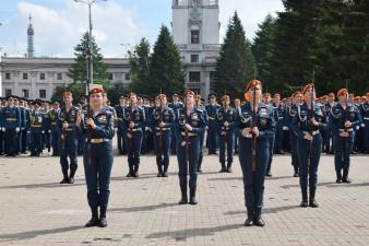 В добрый путь, выпускники!