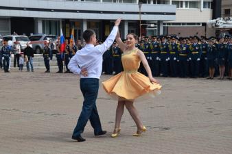 В добрый путь, выпускники!