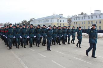 Первая гарнизонная тренировка к параду на территории военного городка