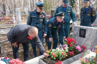 Чествуем погибших при исполнении служебного долга