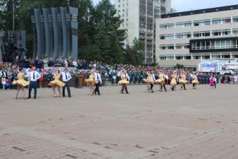 В добрый путь, выпускники!