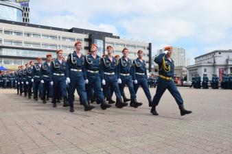 В добрый путь, выпускники!