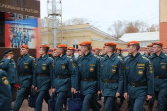 На построении чествовали команды, отличившиеся в кроссе