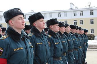 Первая гарнизонная тренировка к параду на территории военного городка