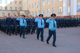 Еженедельное построение личного состава института