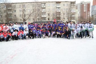 Первенство по хоккею с шайбой «Выходи во двор!»