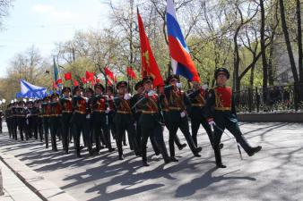 От благодарных потомков – легендарному полководцу Жукову