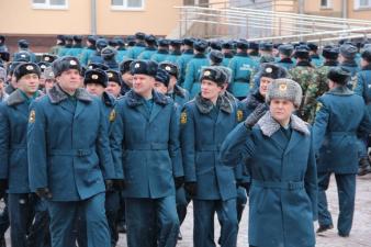 Минутой молчания началось еженедельное построение личного состава института