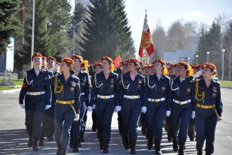 Строевой смотр формы одежды парадных расчетов института