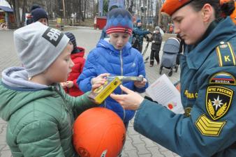 День пожарной охраны России в городском парке с участием коллектива института