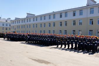 Строевой смотр формы одежды парадных расчетов института