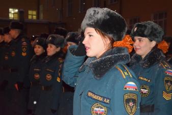 На построении состоялась передача касок