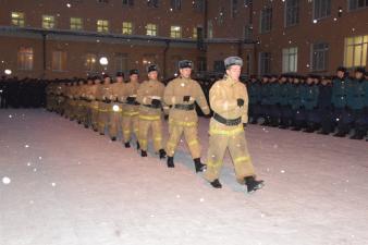 На построении состоялась передача касок