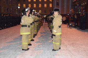 На построении состоялась передача касок