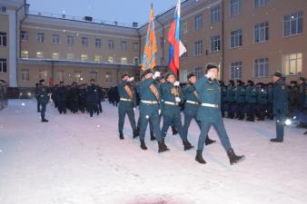 На построении состоялась передача касок