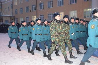 На построении состоялась передача касок