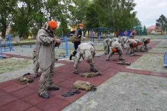 Успешно освоили навыки военной подготовки и сдали зачет