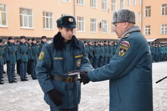 Торжественное построение в честь Дня народного единства