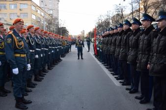 Личный состав на генеральной ночной репетиции парада Победы