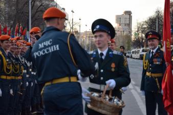 Личный состав на генеральной ночной репетиции парада Победы