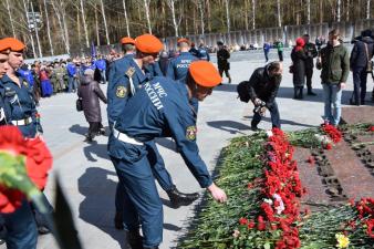 Участники парада приняли участие в совершении Заупокойной литии