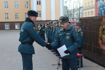 Еженедельное построение личного состава института