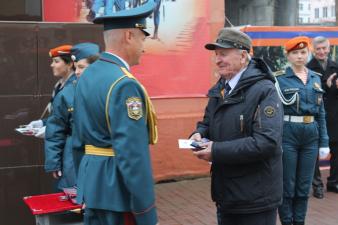 Торжественный митинг по случаю Дня гражданской обороны и Дня учителя