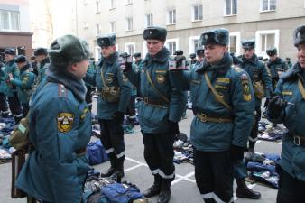 В институте состоялся строевой смотр всего личного состава