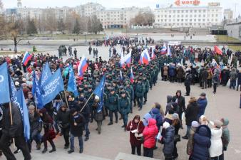 Курсанты института приняли участие в праздничном шествии