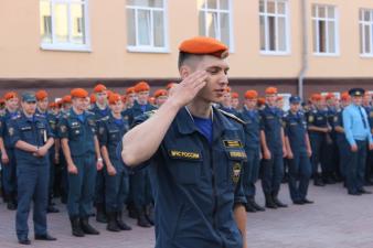 На построении вручены очередные специальные звания