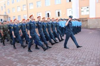На построении вручены очередные специальные звания