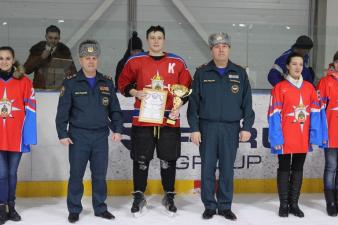 Жаркая встреча на ледовой арене