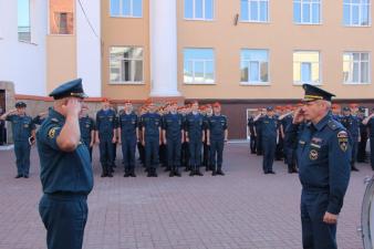 На построении представлен новый заместитель начальника