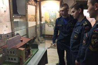 Гостями одного из старейших музеев города стали курсанты института
