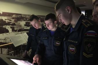 Гостями одного из старейших музеев города стали курсанты института