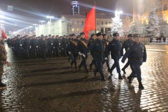 Снегопад - не помеха парадным тренировкам